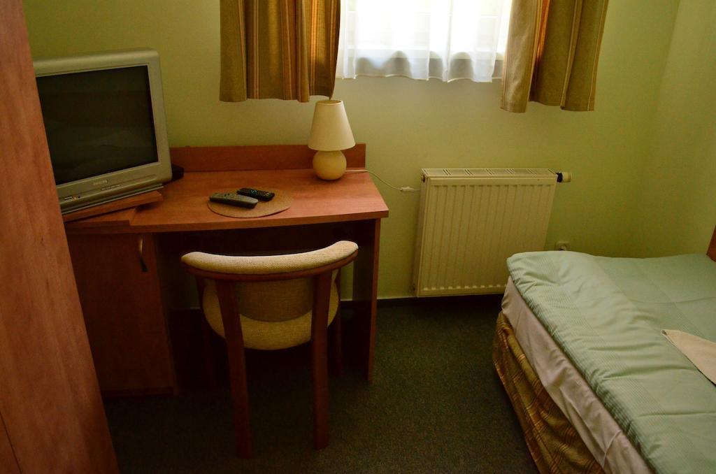 Hotel Mikorzyn Ślesin Zimmer foto