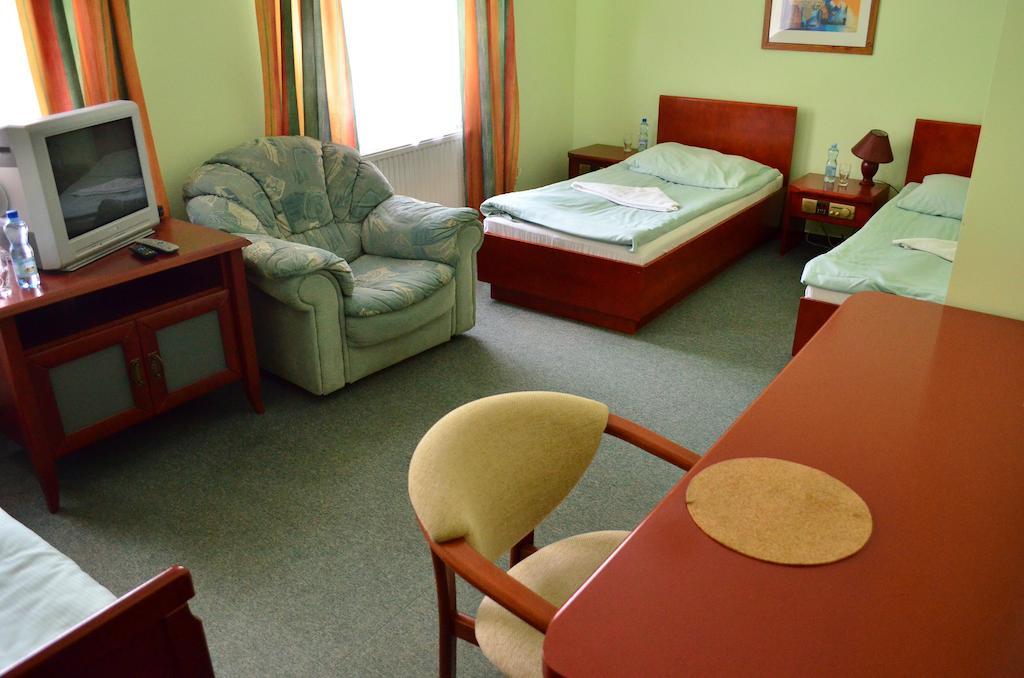 Hotel Mikorzyn Ślesin Zimmer foto