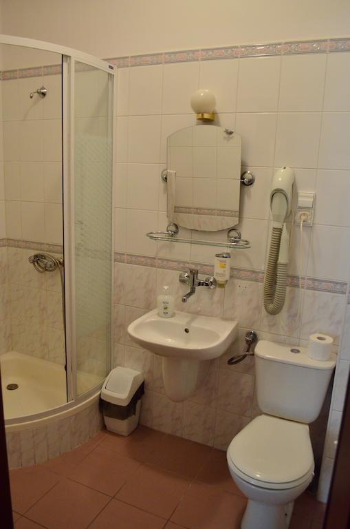Hotel Mikorzyn Ślesin Zimmer foto